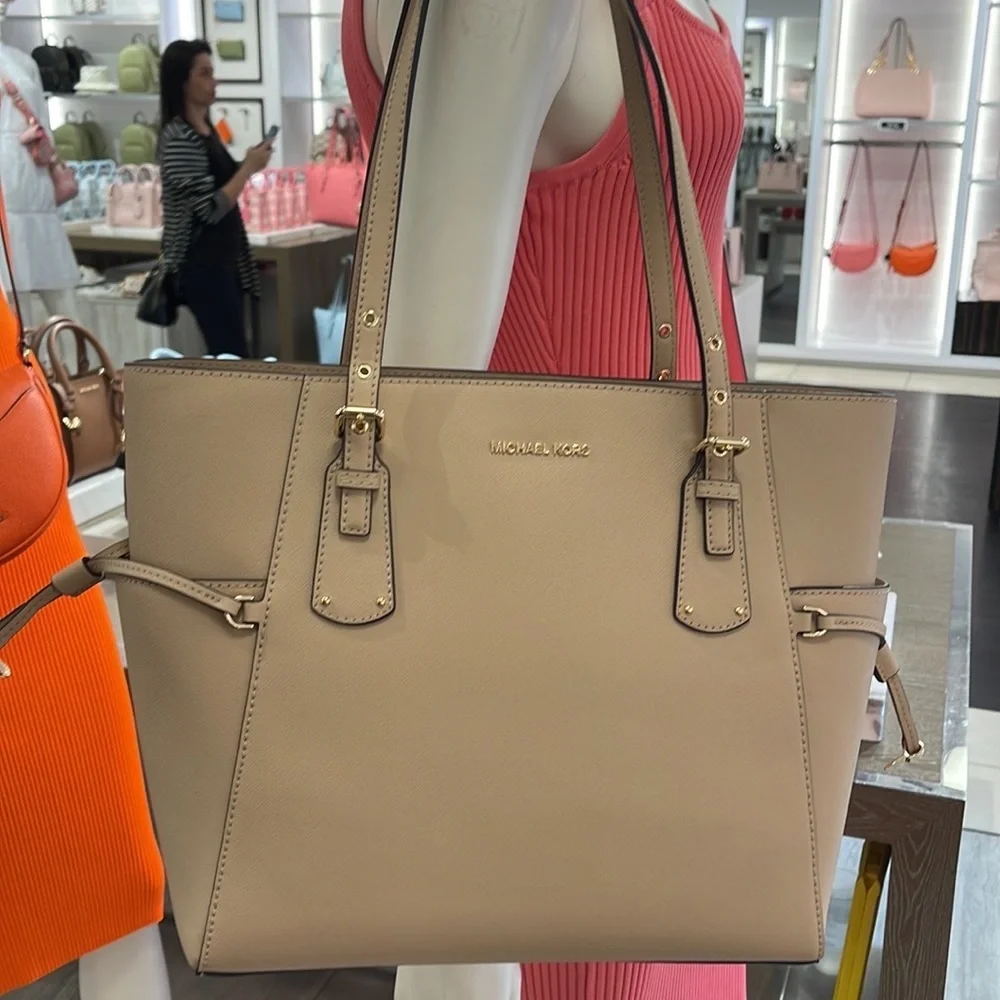 Michael Kors Voyager Small Saffiano Leather Tote Bag Style#30H1GV6T4T NWT OYSTER